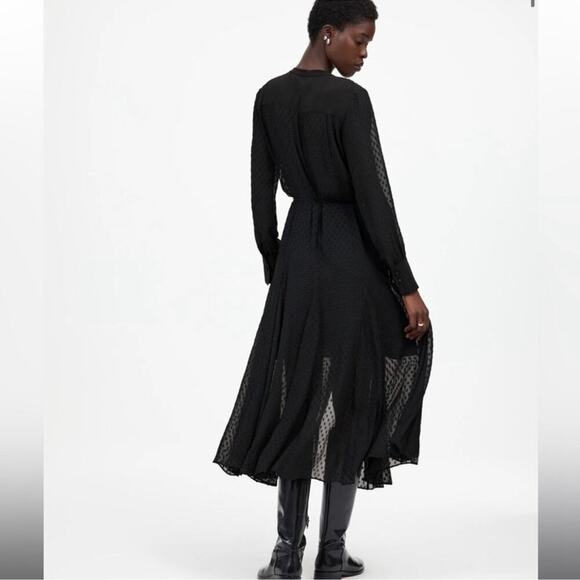 Flawed Madewell Tie-Waist Midi Dress in Clip Dot - Picture 2 of 8